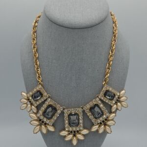5 for $25! Ann Taylor Elegant Gold Tone Black Statement Necklace